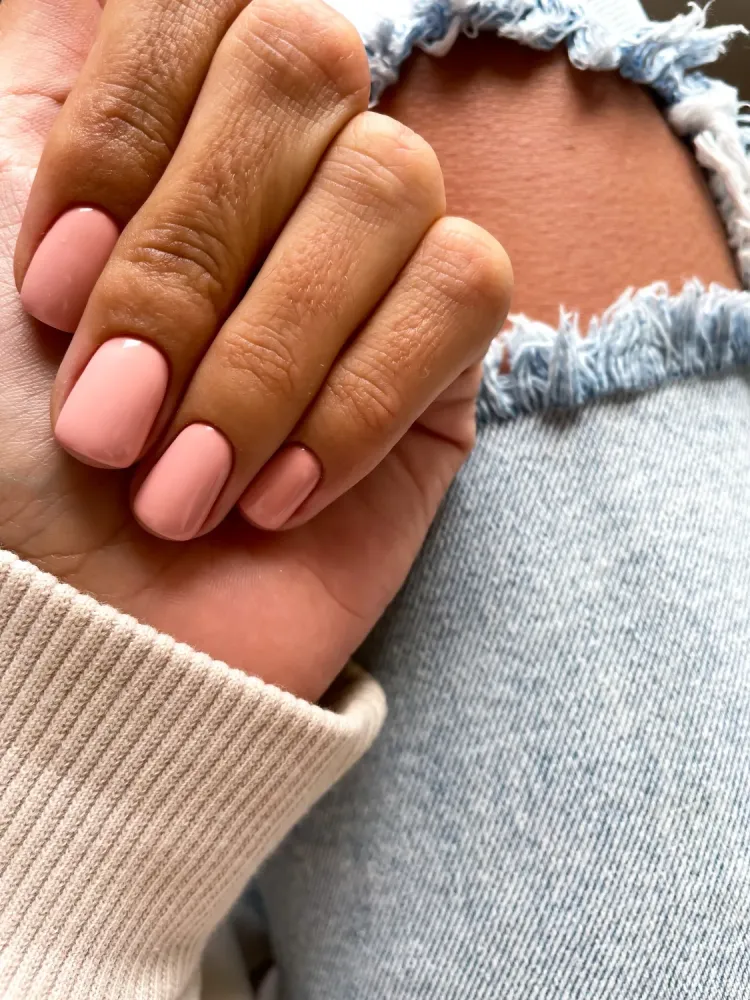 Pose de vernis semi-permanent